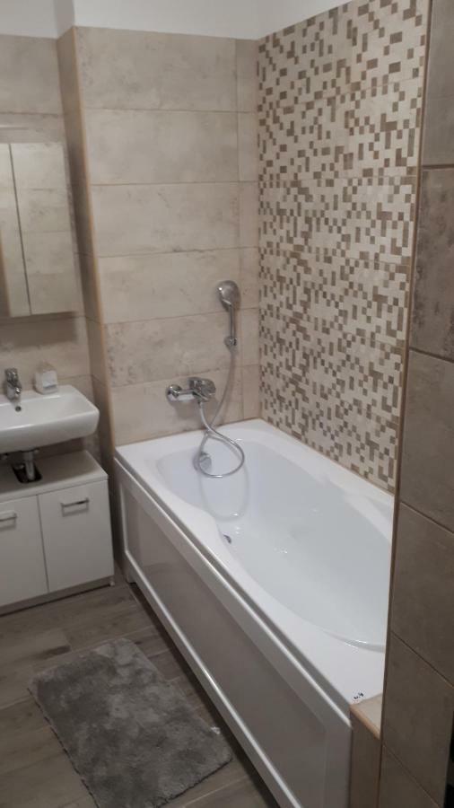 Lido Riviera Apartman บาลาตอนแลลเล ภายนอก รูปภาพ